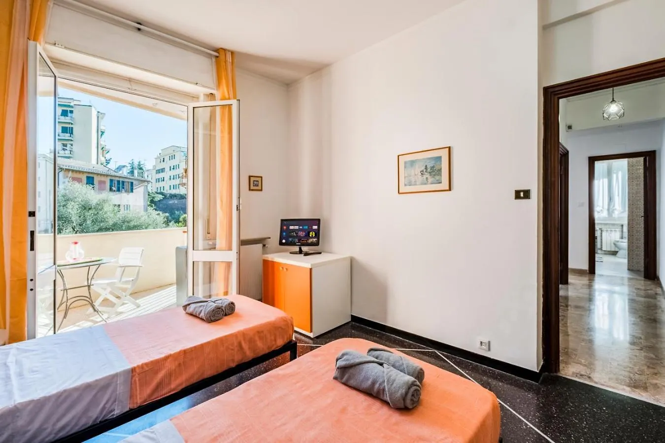 Spazioso Appartamento Con Free Parking 1Min Dal Mare Genoa 0*,  Italy